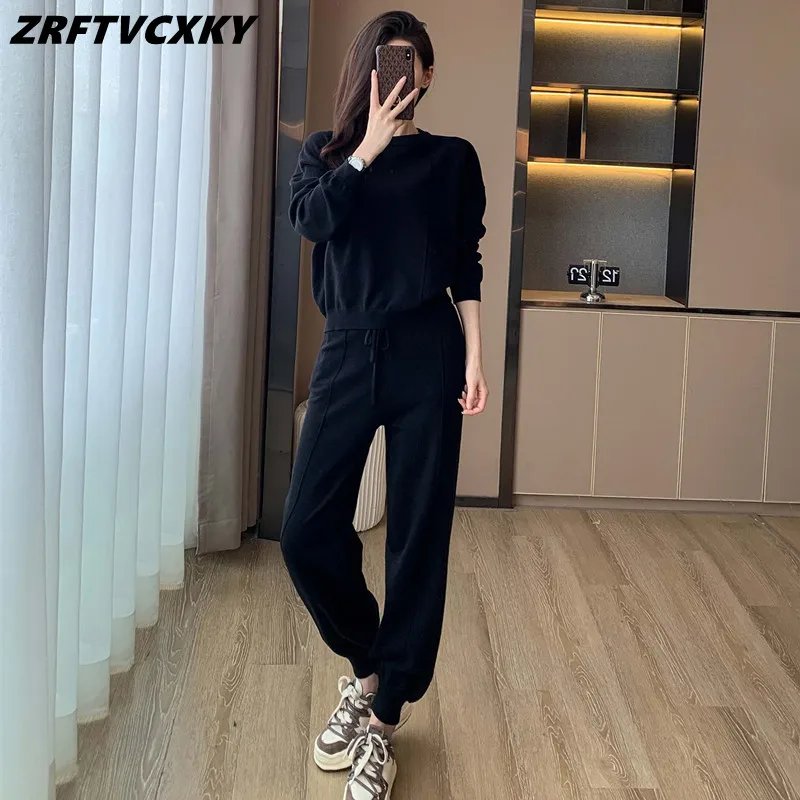 

Женский трикотажный топ с круглым вырезом и брюки-карандаш