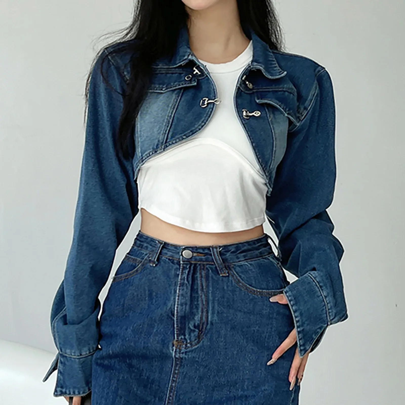 

Женская джинсовая куртка на пуговицах, винтажная укороченная джинсовая куртка с отворотом, длинным рукавом и металлическими пуговицами, ве...