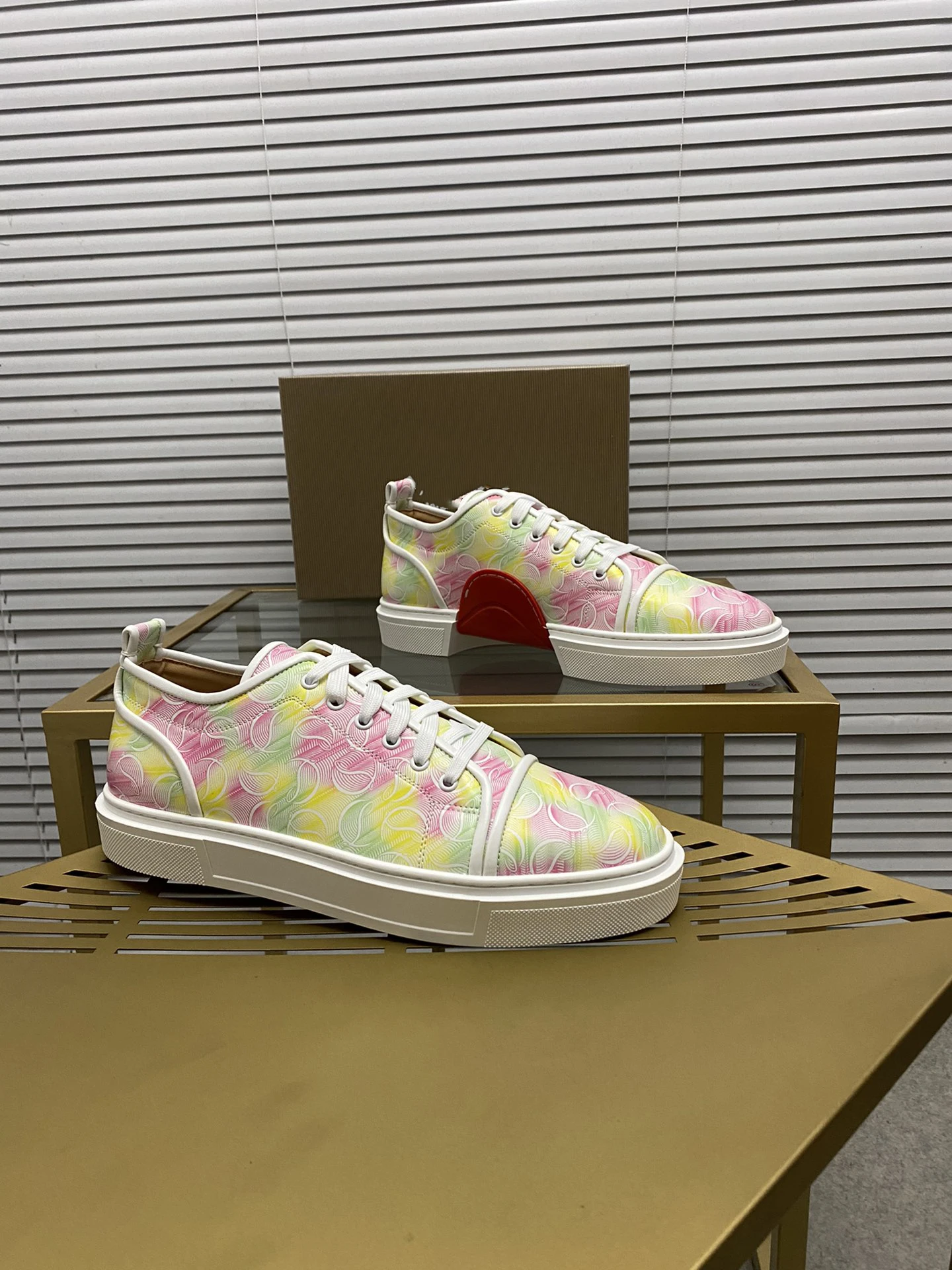 

SHOES RED BOTTOM Casual board shoes for male female cowhide leather upper patent leather sheepskin women 35-40 men38-46 085