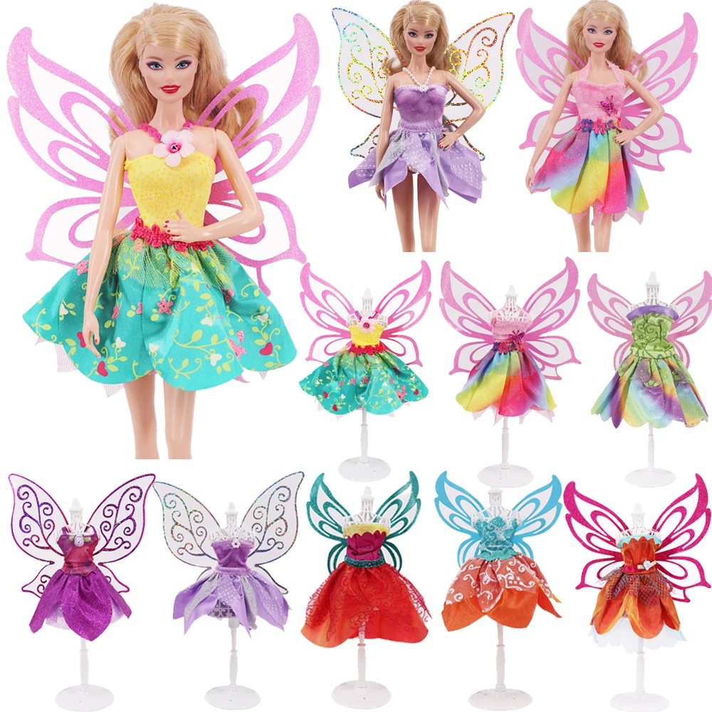 Женское платье с крыльями бабочки