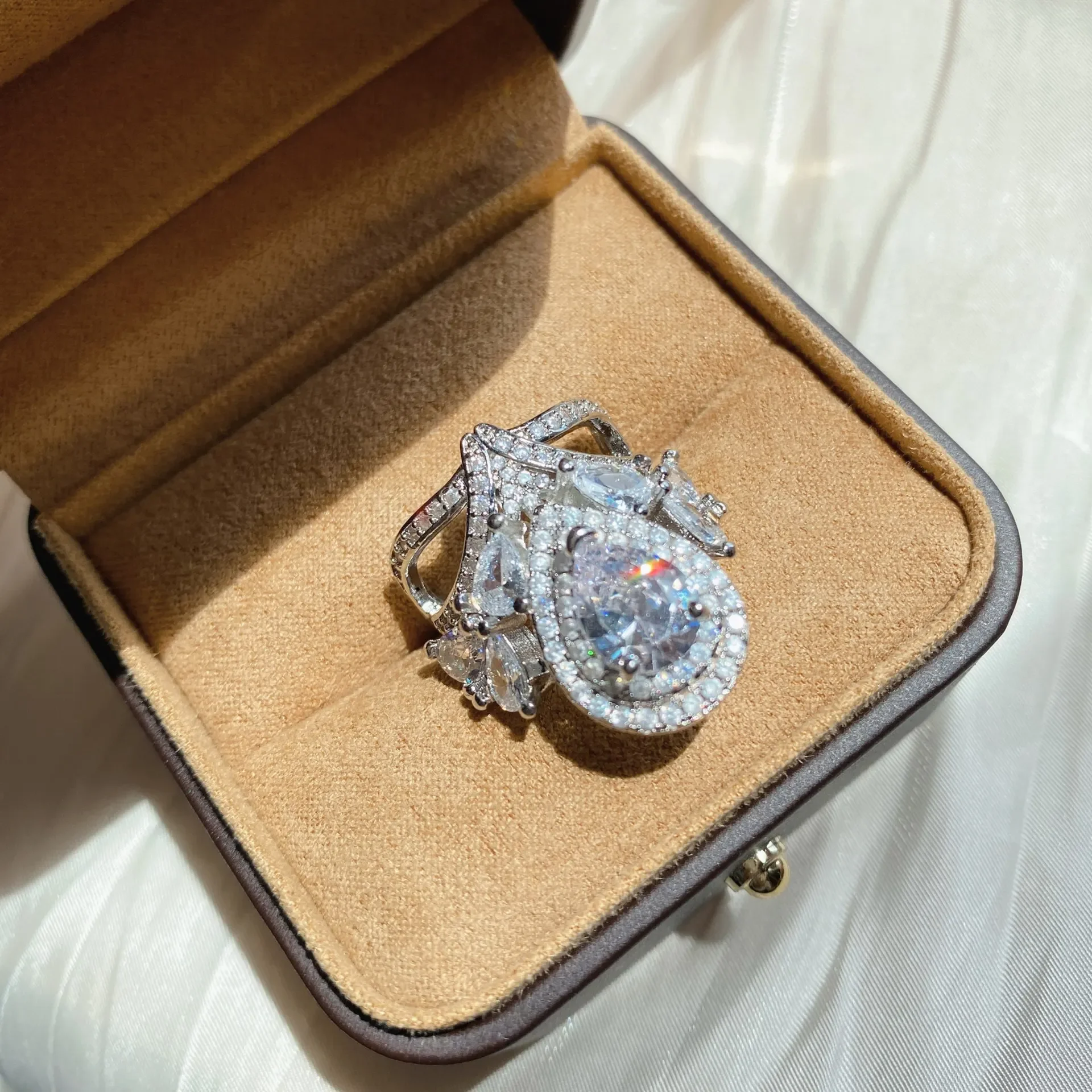 MDLTrendy модное кольцо в Европе и США с темпераментом инкрустированное бриллиантами