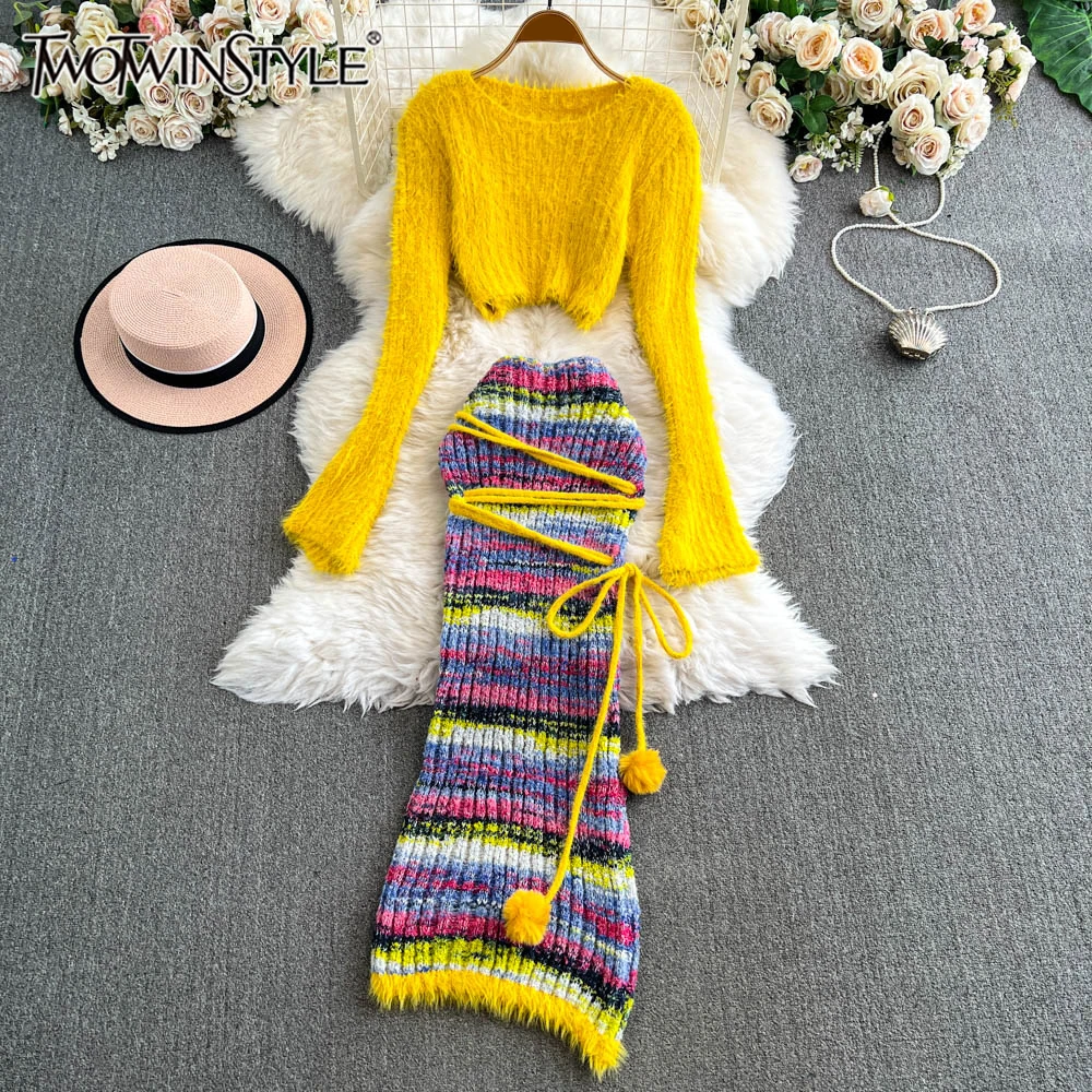 TWOTWINSTYLE Вязаные комплекты из двух предметов для женщин Топы с круглым вырезом и