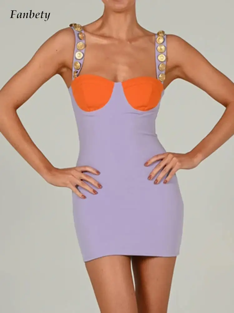 

Платье-мини на пуговицах, с открытой спиной и пэчворком