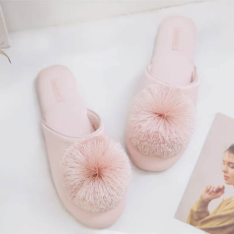 New Product Tassel Ball Comfortable Furry Indoor Home Slippers Female Rubber Bottom Slippers