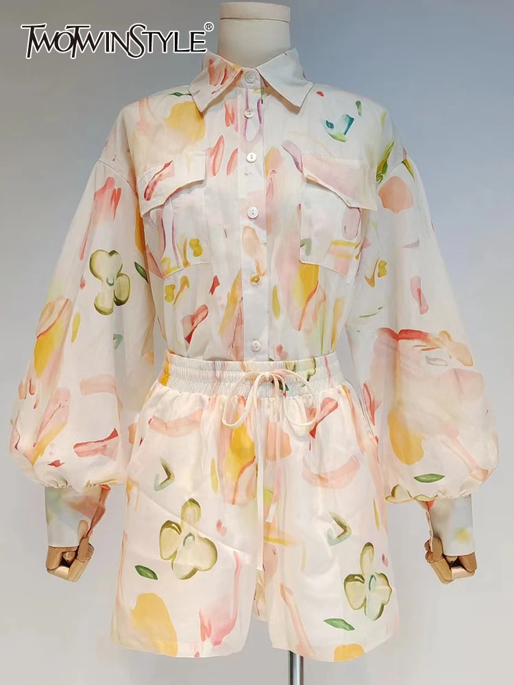 

TWOTWINSTYLE Vintage Two Piece Set Women's Lapel Long Sleeve Tops High Waist Shorts Print Sets Female Clothing Style New Fashion