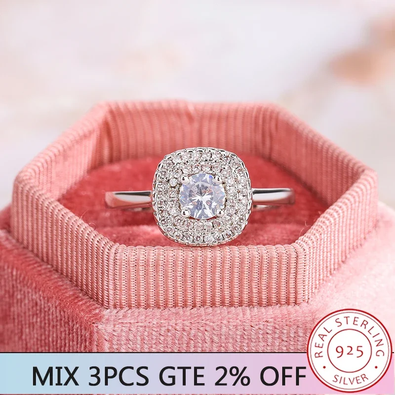 Серебряные кольца с цирконием для женщин