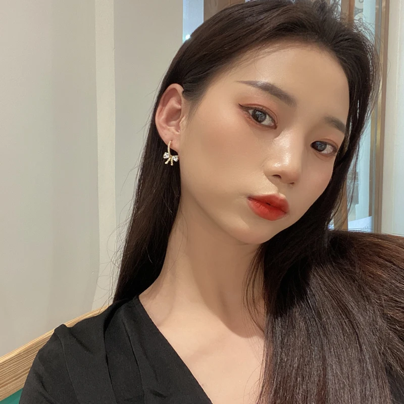 Серебряные серьги с кристаллами S925 в виде цветов милые темпераментные