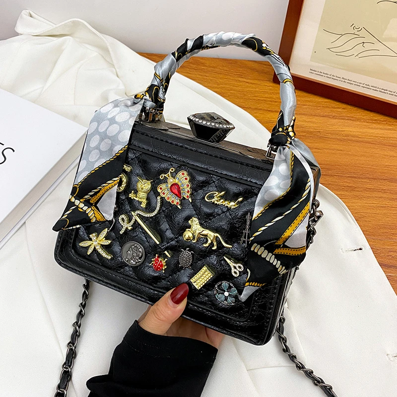 

Top Quality 2022 New Solid Color Large Capacity One Shoulder Messenger Handbag Famous Luxury Designer Versatile Chain Bag