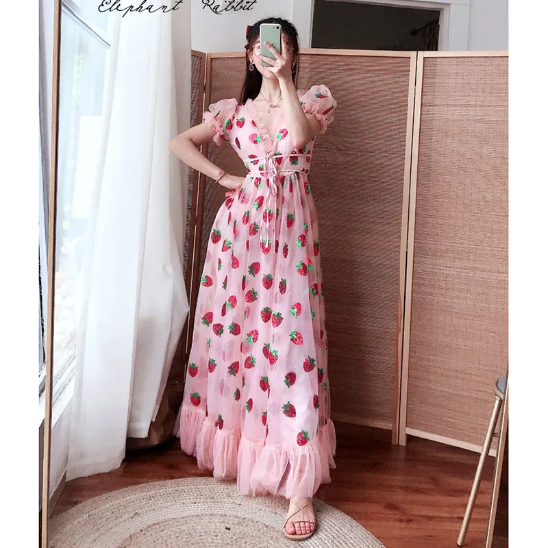 

2022 Sequined Strawberry Mesh Pleated Maxi Dress French Style Deep V Puff Steeve Sweet Prince Dress Female Fashion Party Night