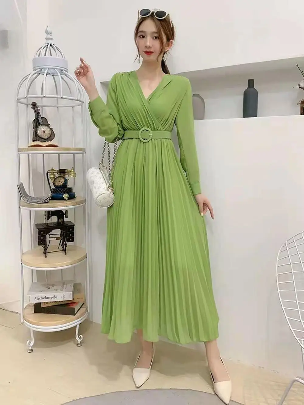 

Платье женское Плиссированное однотонное с V-образным вырезом и кружевной талией