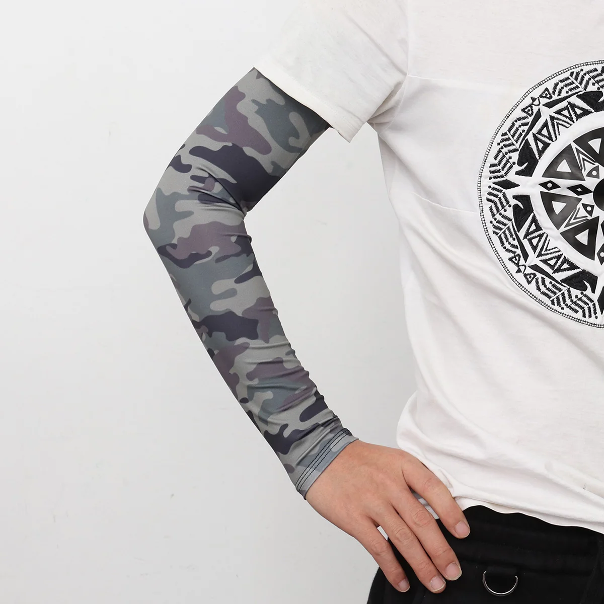 

1 Pair of Durable Ice Silk Cuff Camouflage Arm Sleeves for Outdoor