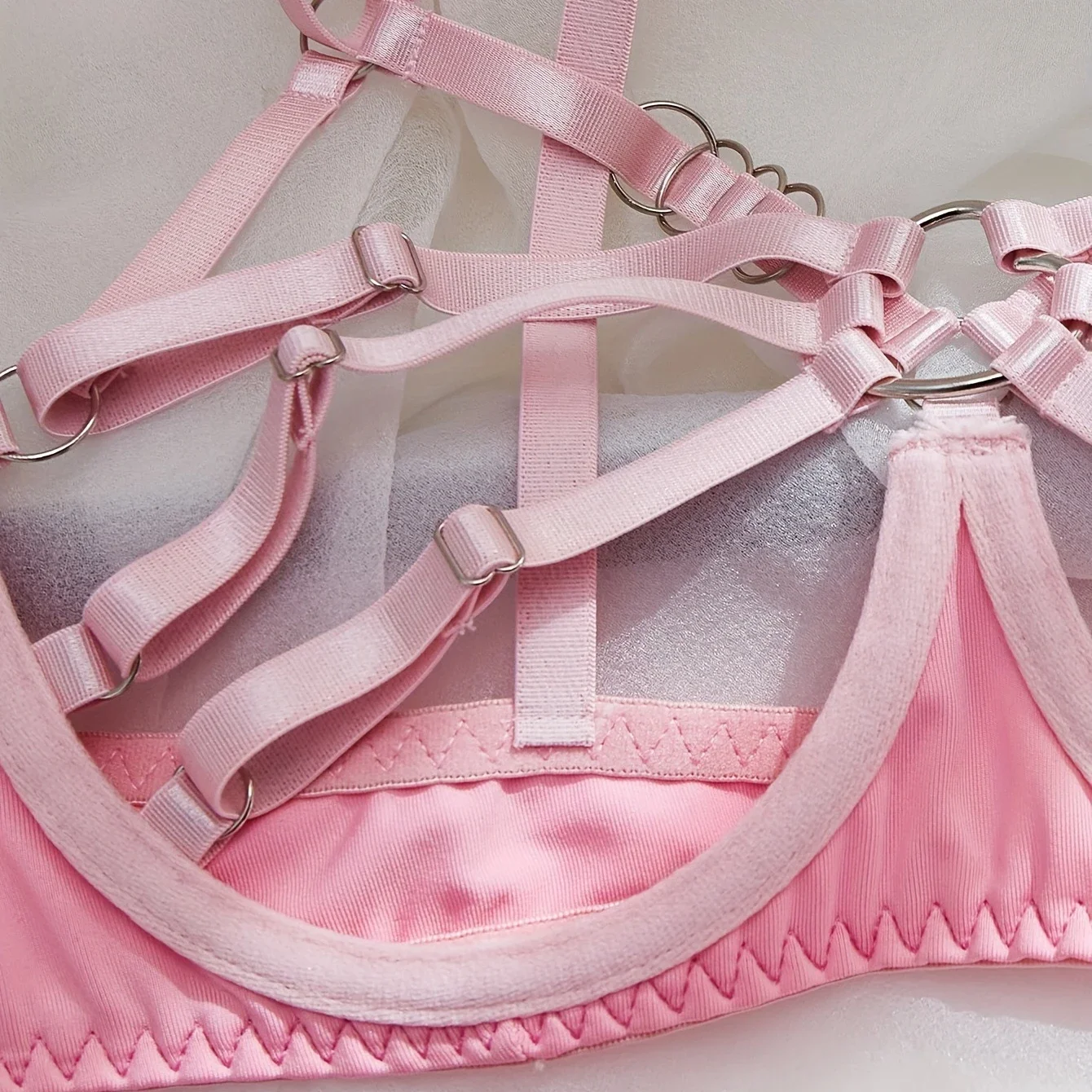 Соблазнительное лоскутное ажурное нижнее белье в комплекте однотонный