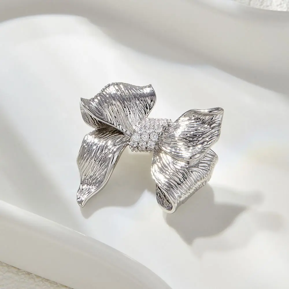 Портативная легкая роскошная брошь с бантом оригинальный дизайн простые булавки