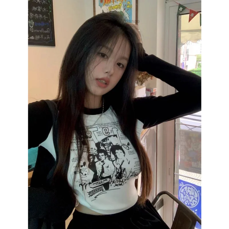 

2022 Early Autumn New Black White Contrast Print Long Sleeved Top Harajuku Sweet Cool Slim Hot Girls Short T-shirt Y2k Clothes
