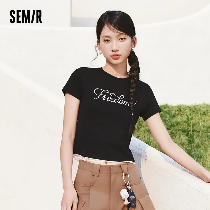 Фото Женская футболка Semir с коротким рукавом, кружевом и имитацией двухслойности, с бисером и надписью, приталенная, новинка 2026 года, элегантный повседневный топ №1