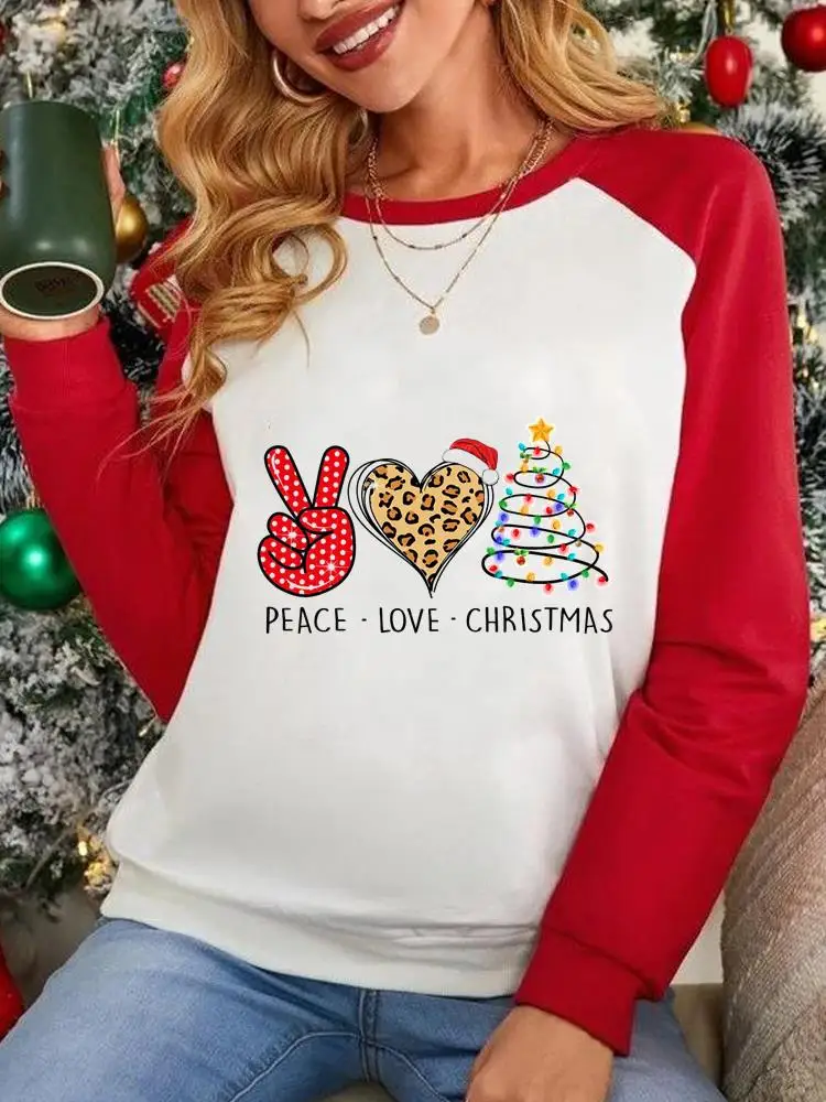 

Женская футболка с леопардовым принтом в виде сердца на новый год