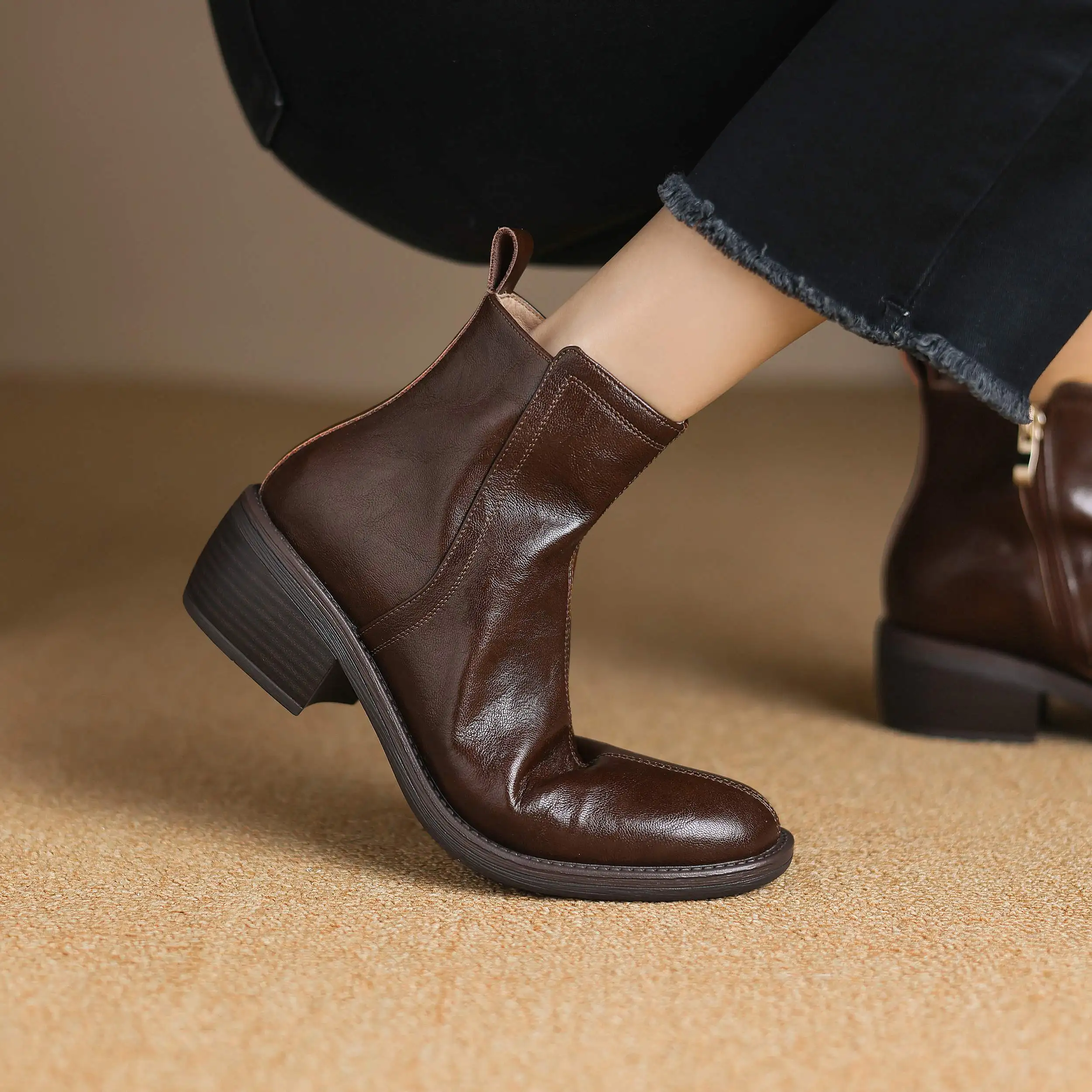 Женские ботильоны на молнии с круглым носком