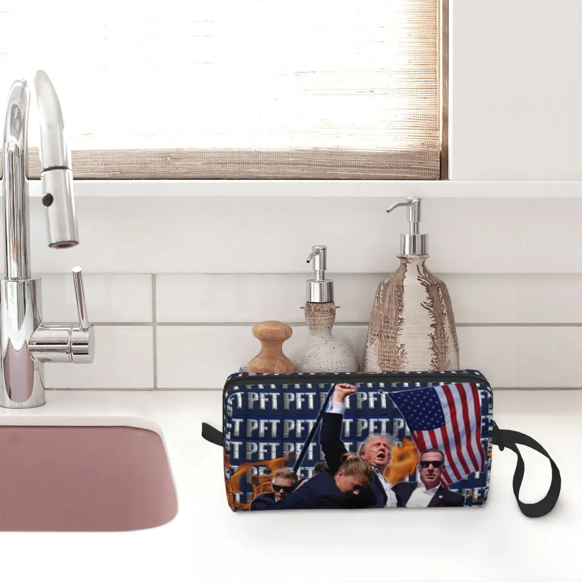 Косметичка с изображением Трампа