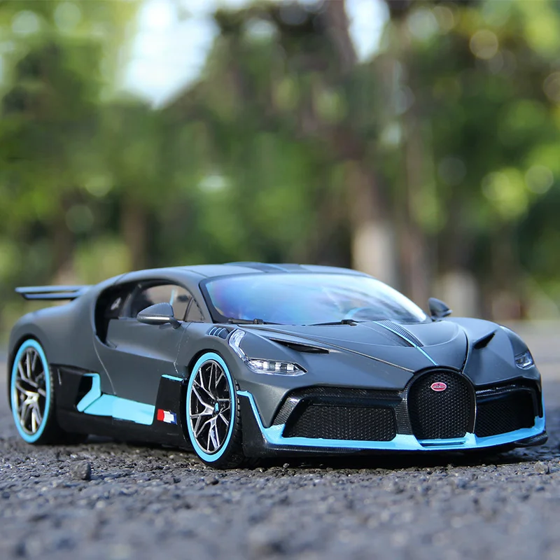 

1:18 Bugatti Divo Supercar Alloy Car Model Wheel Steering Sound and Light Diecast Toy Vehicle Cars Toys For Children Kids Gifts