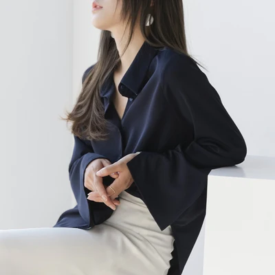

A Ladies Trumpet Sleeve Chiffon Shirt Spring Solid Color Commuter Top Casual Shirt