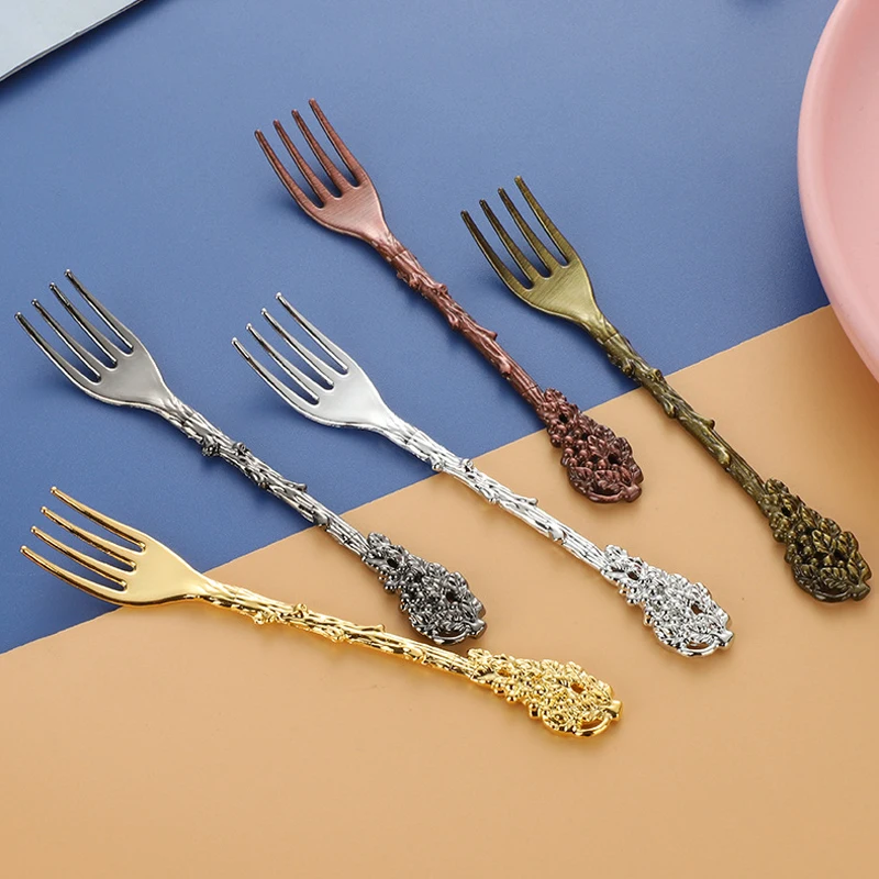 

Винтажная вилка для десертов, фруктов, кухни, креативные торты, рельефная посуда, вилка для салата, кухонная утварь