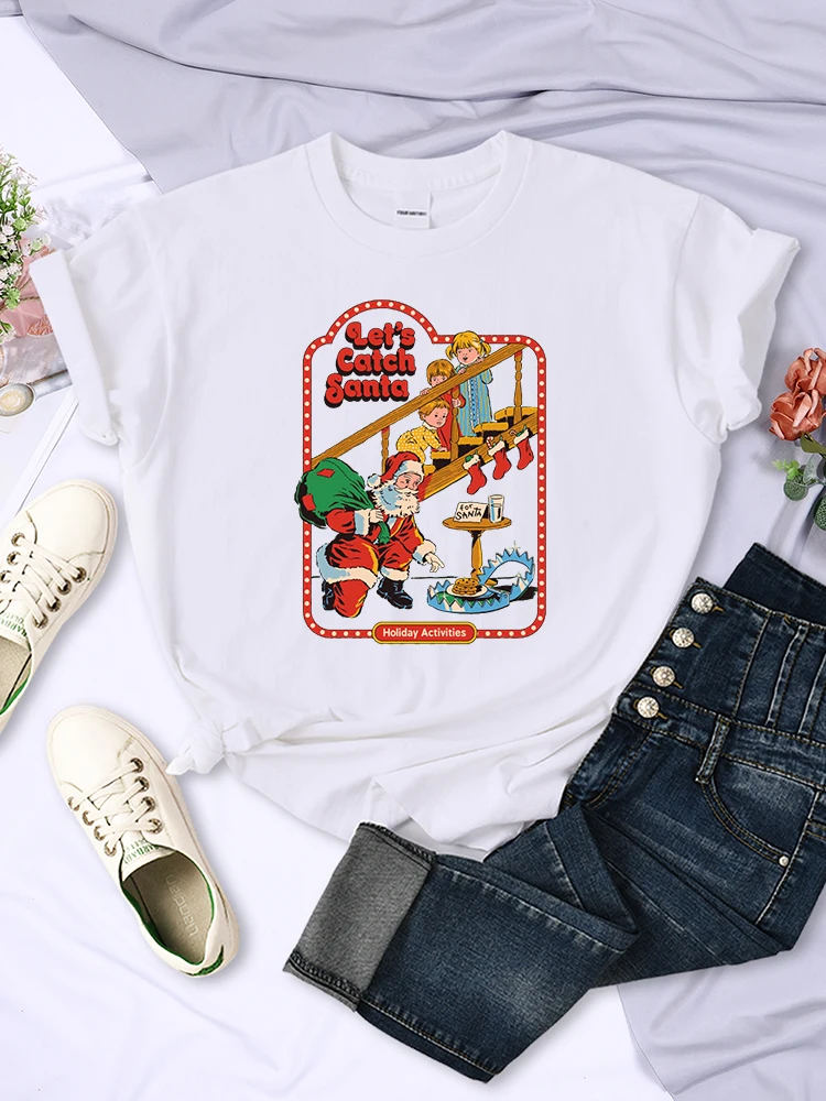 

Футболка женская с круглым вырезом и забавным принтом Let's Catch Santa