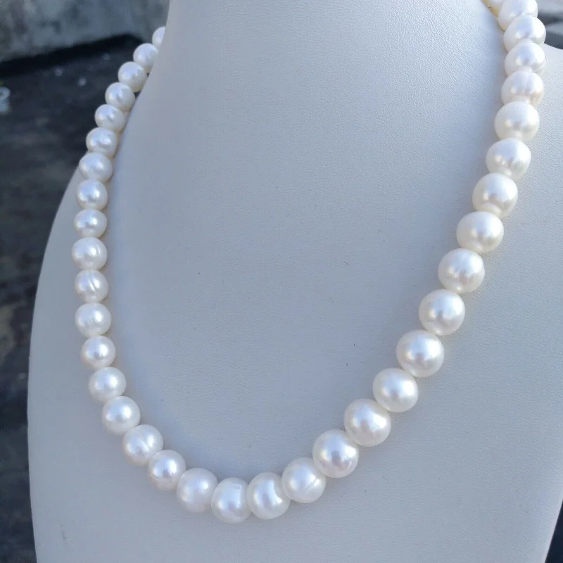 

Gorgeous 11-10mm AAAA South Sea round White Pearl Necklace 19 Inch 14 kyellow Gold-Tone