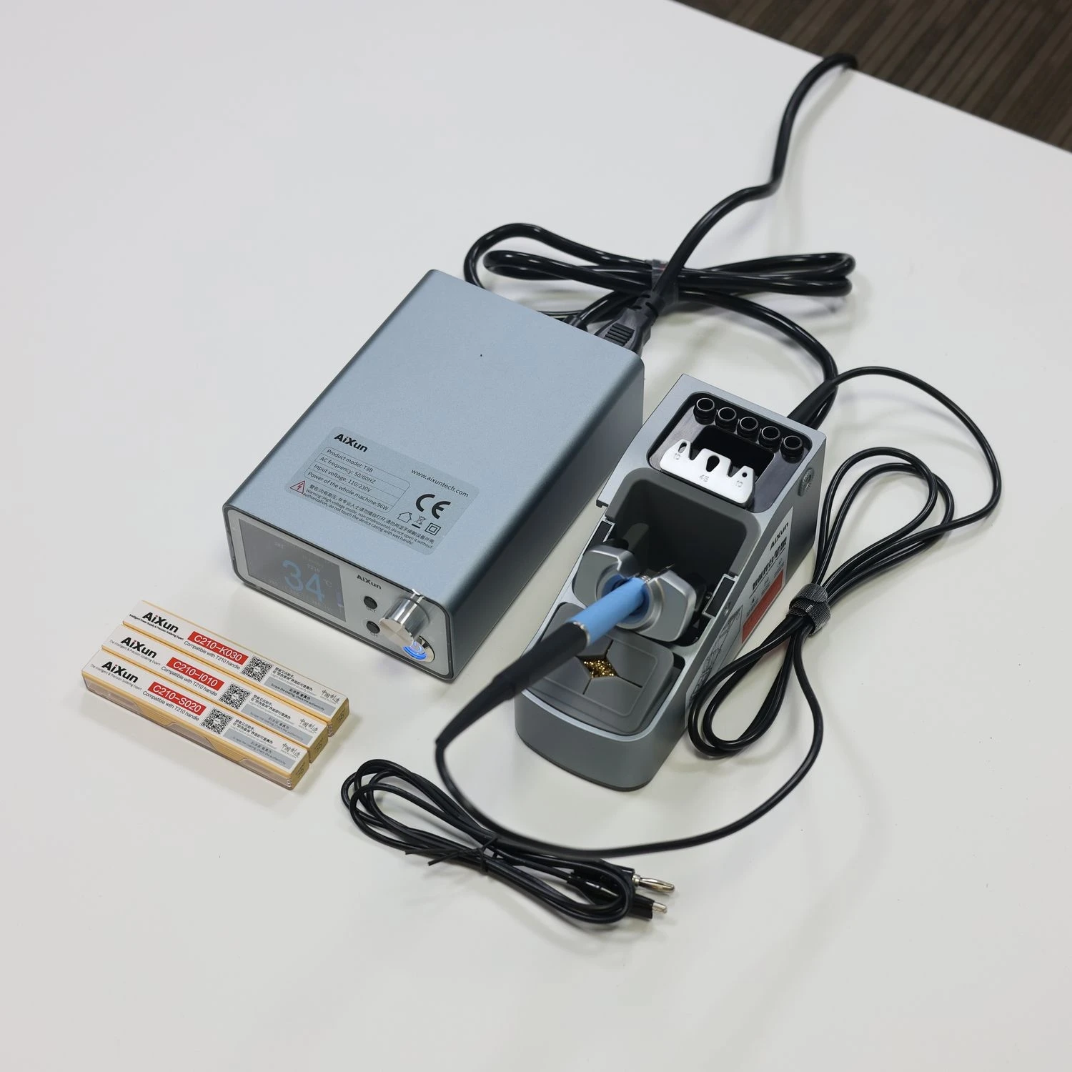 Фото Прецизионная паяльная станция AIXUN T3B 96 Вт с цветным экраном 2,4-дюймовым нагревом, 2 секунды для ручки T210 T115, ремонт своими руками №2