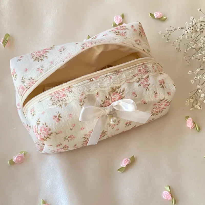 

Большая косметичка Ins Style из полиэстера