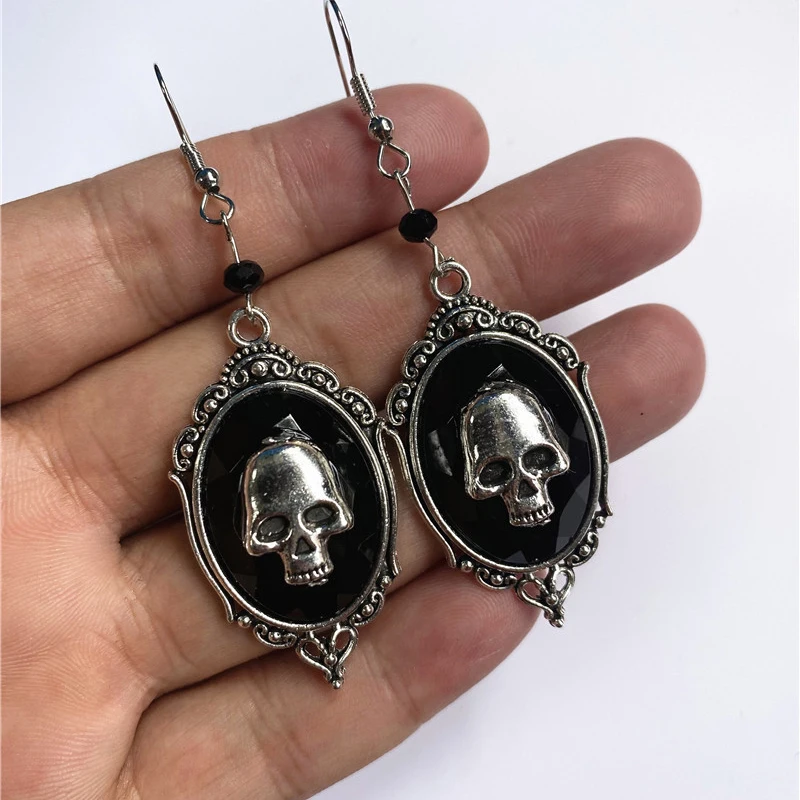 

Vintage Women's Skull Dangle Punk Earrings Goth Hanging Drop Pendant Retro Earrings Jewelry necklace set Gift