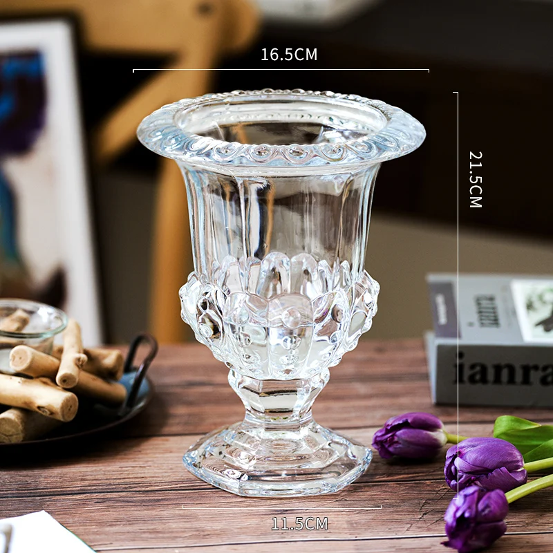 

Прозрачная стеклянная ваза с рельефом