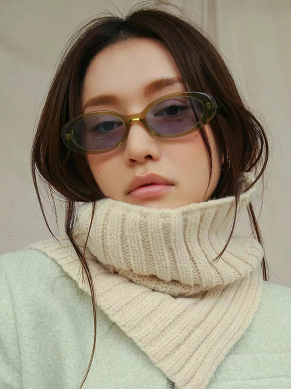 Новинка 2024 овальные зеленые солнцезащитные очки в узкой оправе стиле ретро