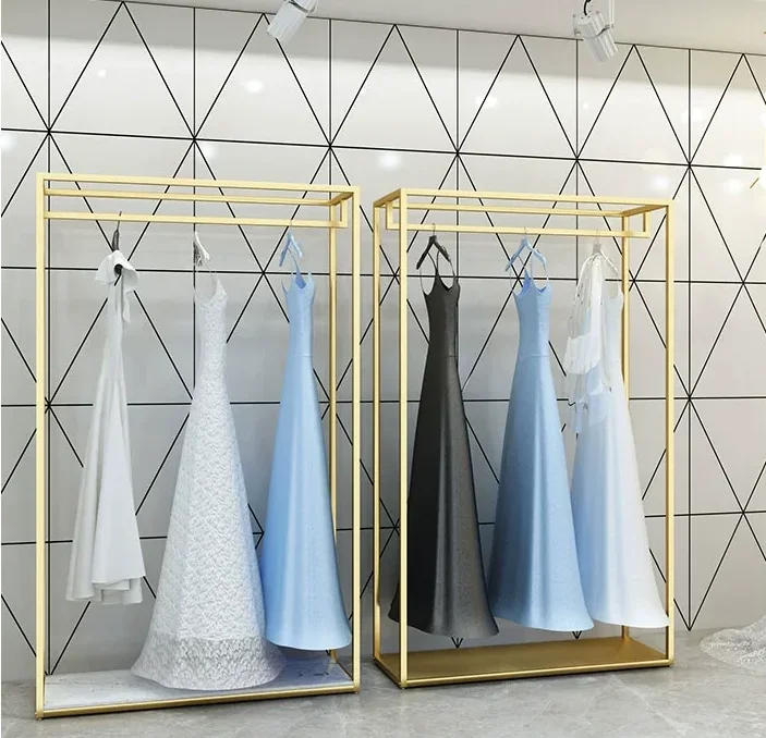 Полка для свадебного платья приподнятая витрина напольная подвесная полка