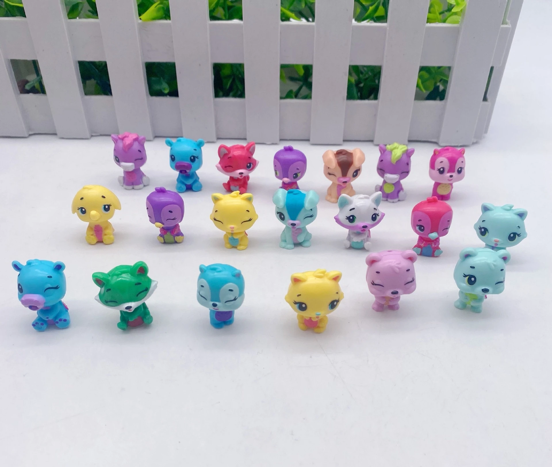 

10pcs Wholesale Cute Mini Littlest Hatches Pets (No Eggs) Bear dogs cat bird kids toys