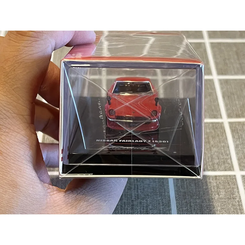 Коллекционная модель Nissan Fairlady S30 Inno64 1:64
