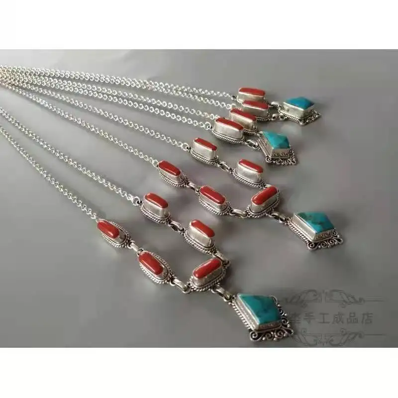 

Ожерелье с подвеской из натурального камня в стиле ретро