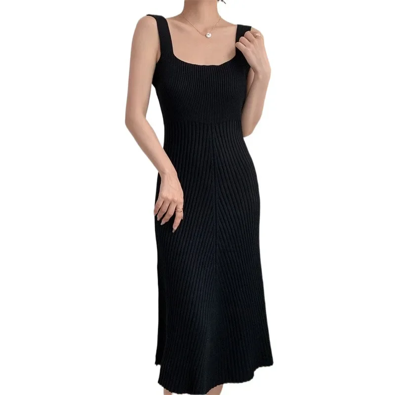 Женское трикотажное платье-майка средней длины облегающее платье без рукавов с