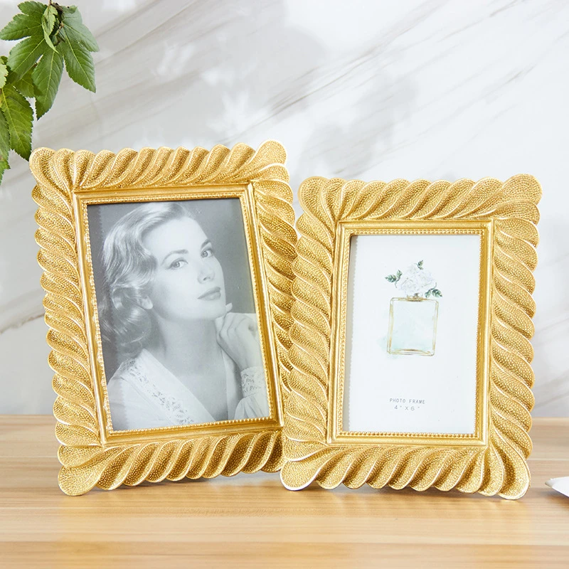 

6/7 Inch Retro Photo Frame Vintage Resin Picture Stand Home Decoration Golden Desktop Photo Frame