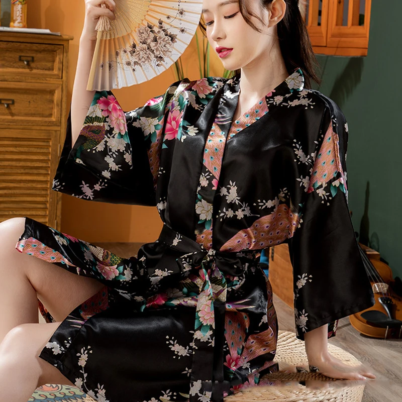 

2022 Fashion Long Kimono Robe Bathrobe For Women Satin Bridesmaid Robes Sexy Peacock Printed Ladies Dressing Gowns Sleepwear