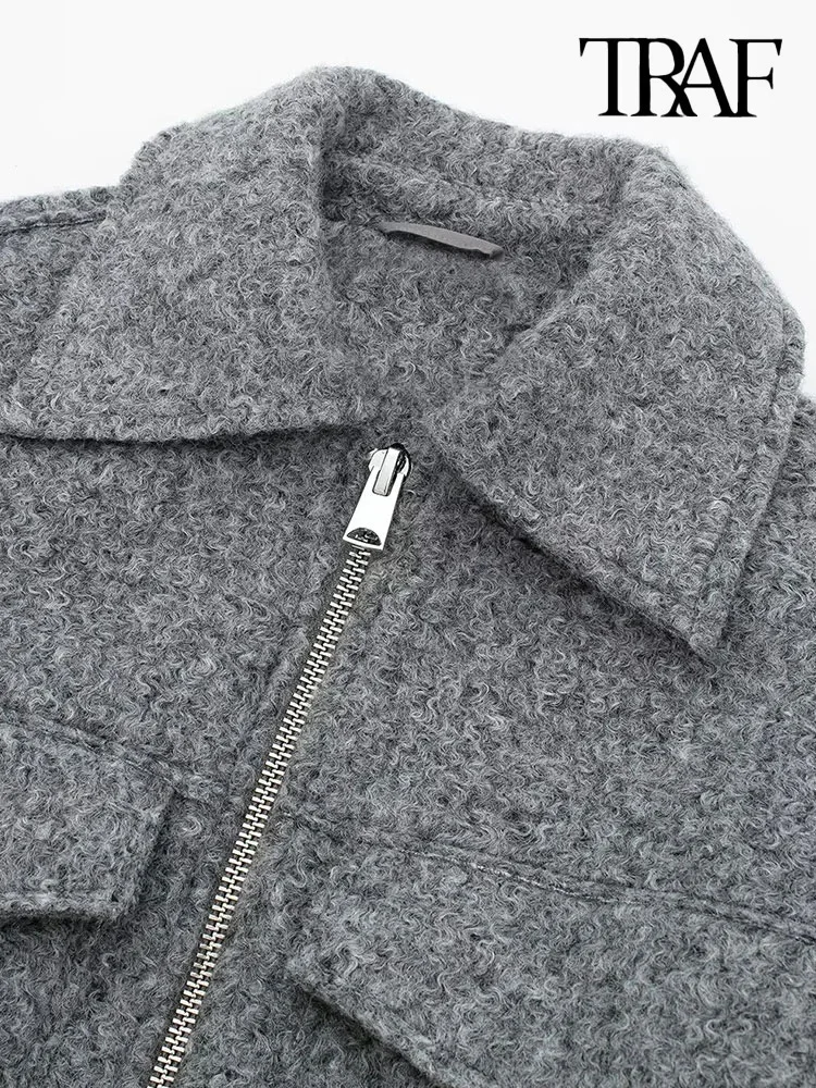 Куртка женская укороченная на молнии с длинным рукавом и накладными карманами