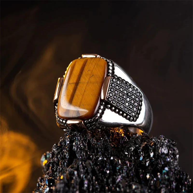 

European and American Personality Retro Two-color Men's Ring Tiger Eye Stone Ring Jewelry Fashion To Attend The Banquet Ring