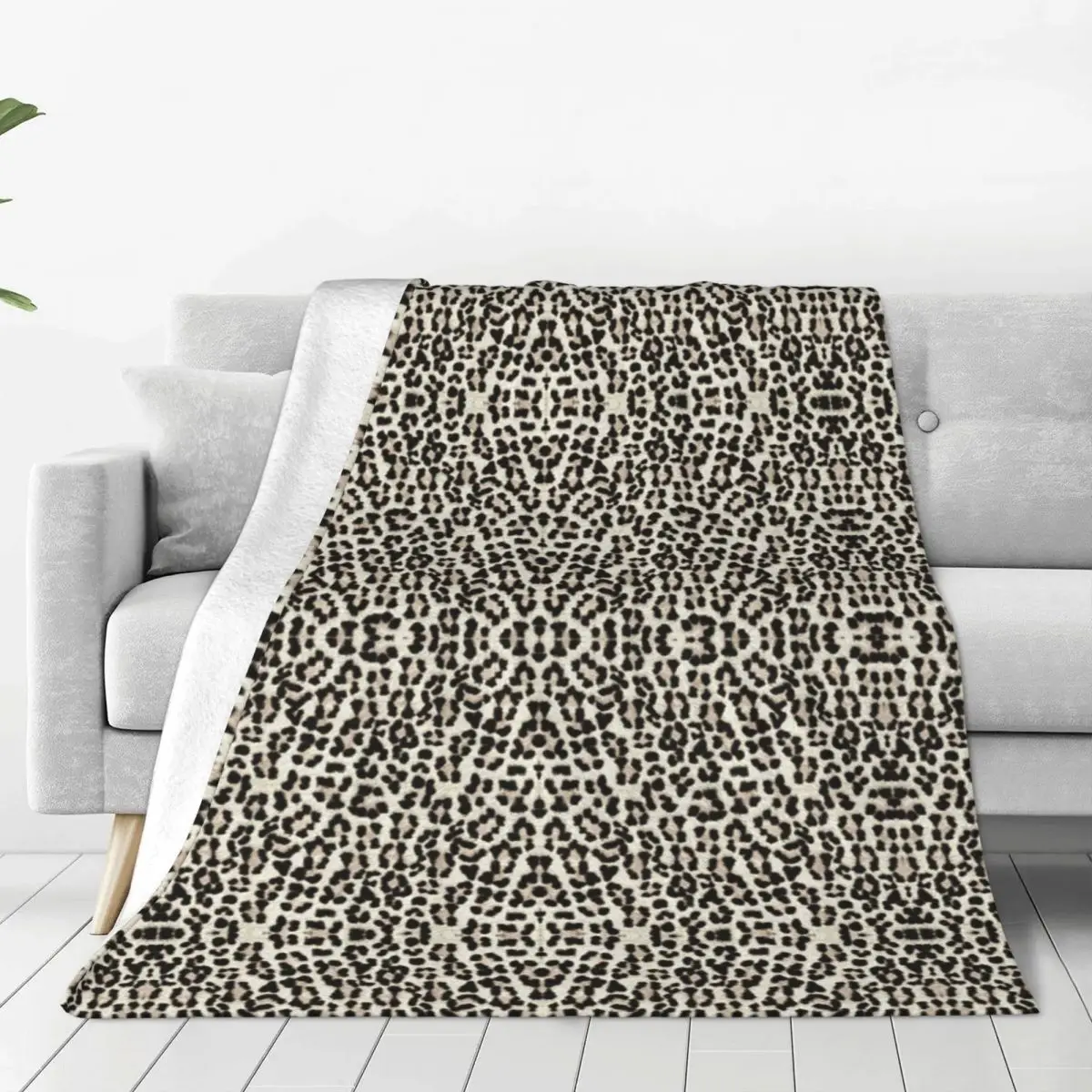 

Leopard Soft Fleece Throw Blanket Warm and Cozy for All Seasons Comfy Microfiber Blanket for Couch Sofa Bed 40"x30"