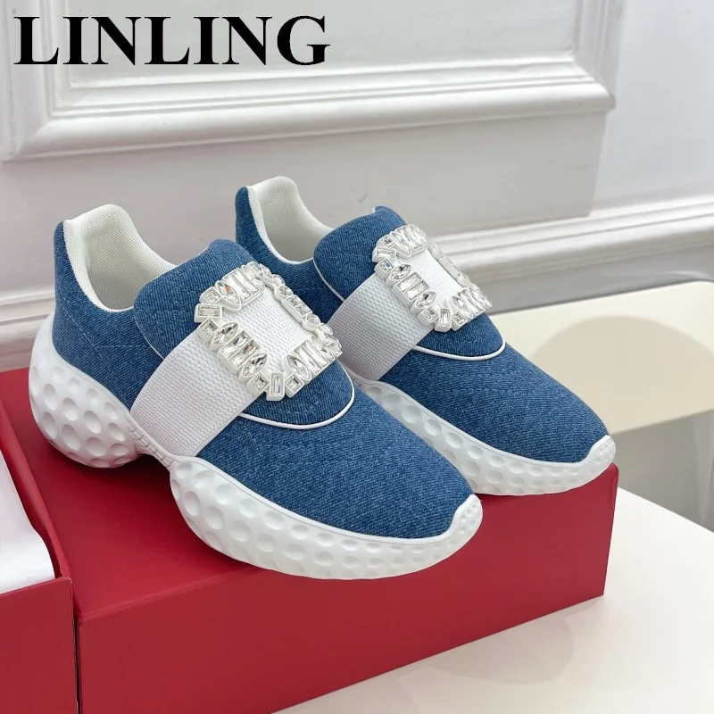 

Кроссовки женские на массивной вулканизированной подошве, с кристаллами