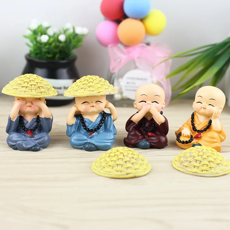 

Wearing hats, beads, Zen, four monks, resin crafts, car decorations, high-grade car ornaments for men and women.