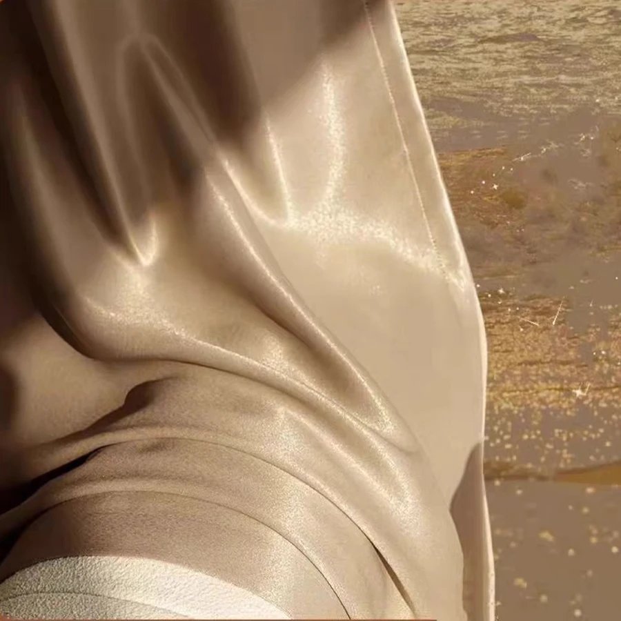 Сиять плотно. Сиять плотно. Кандурин гликан. Хайлайтер для лица эйвон. Яркий свет.