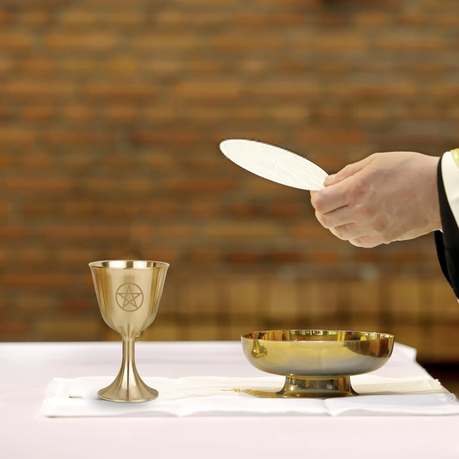 

Altar Chalice Vintage Chalice Engraving Goblet Altar Chalice Cup Chalice Goblet Art Craft Decoration Home Ornaments