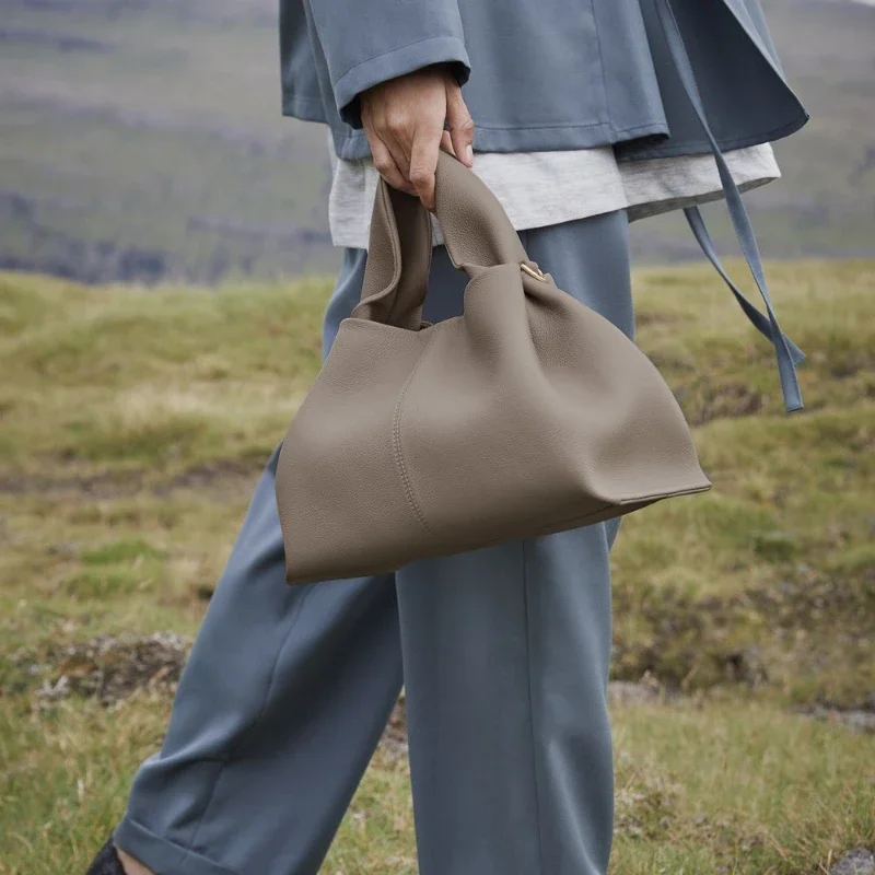 

New Polana Cowhide Dumpling Type Crossbody Bag Women Luxury Designer Handbag Cloud Bag Solid Color Lychee Pattern Shoulder Bag
