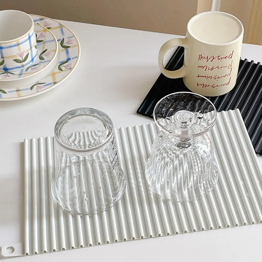 

Trendy Oil-proof Silicone High Temperature Resistant Draining Table Mat Kitchen Supplies Table Mat Table Placemat