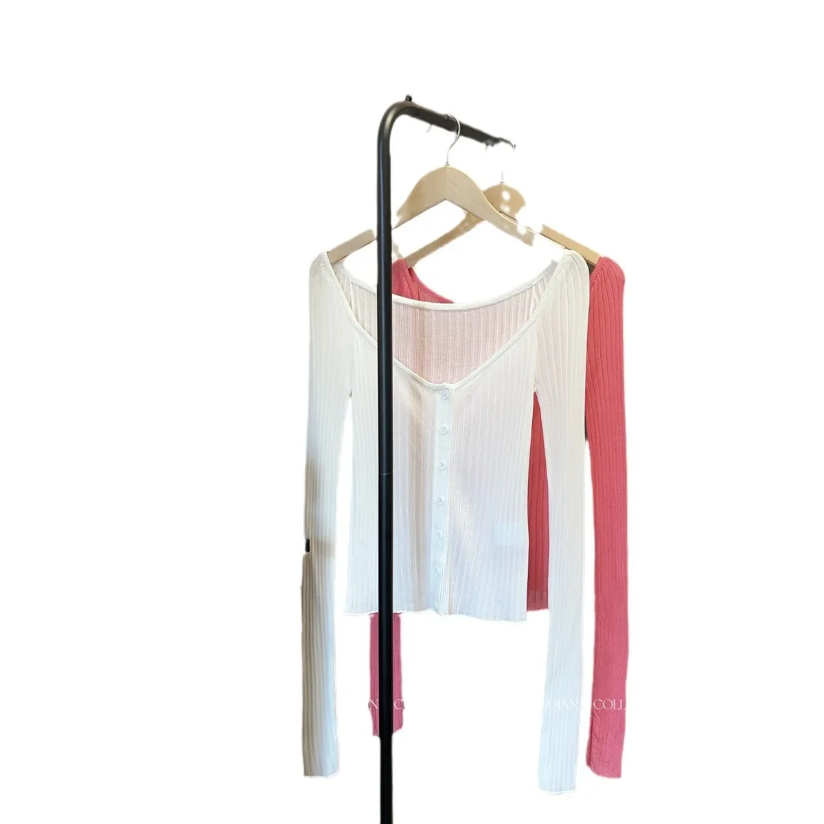 Осень 2024 однобортный кардиган в рубчик с квадратным воротником американском