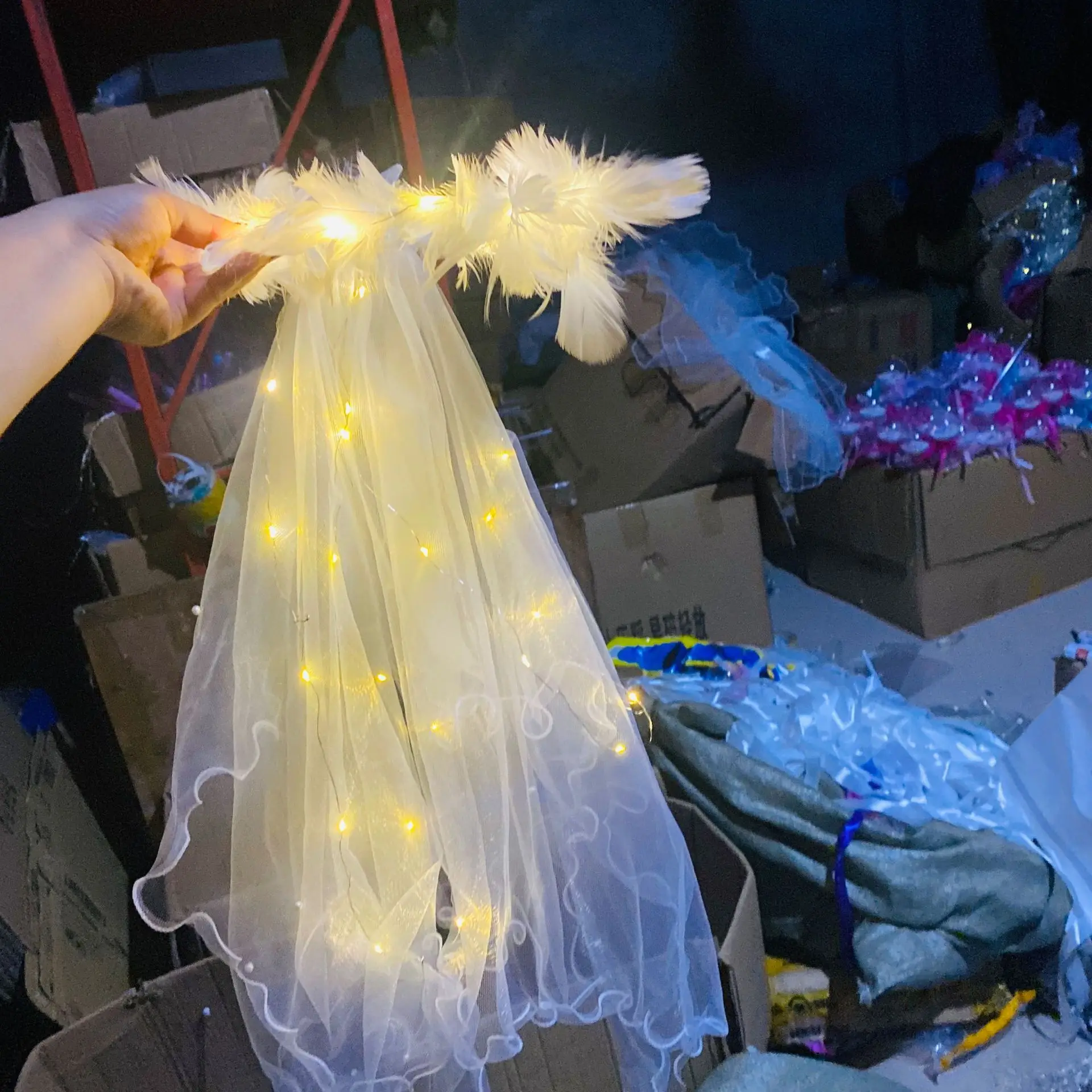 

Women Girl Glow Light LED Veil Headband Bowknot Feather Tulle Holiday Party Wreath Cosplay Birthday Wedding Decoration Festival